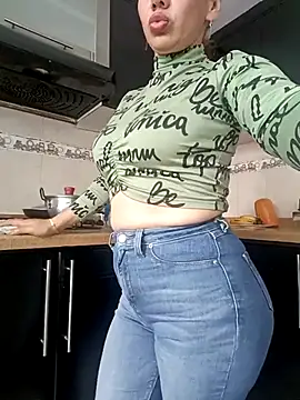 coral smitth online show from February 2025 07:19:02 PM