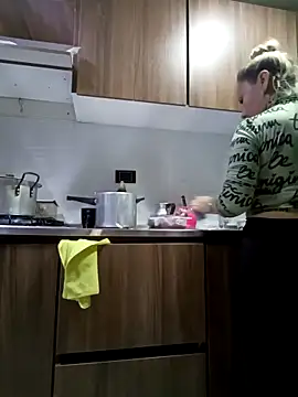 coral smitth online show from October 2025 06:08:02 PM