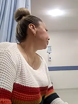 coral smitth online show from November 2025 01:06:02 AM