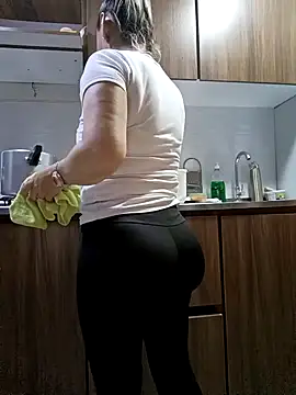 coral smitth online show from November 2025 06:41:02 PM