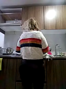 coral smitth online show from December 2025 06:39:01 PM