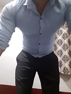 Guyinshortss online show from February 2026 07:06:02 PM