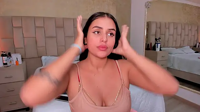 Snapshot of EmmaTorres_ chatting on February 2025 05:25:01 AM EmmaTorres online show from February 2025 05:25:01 AM