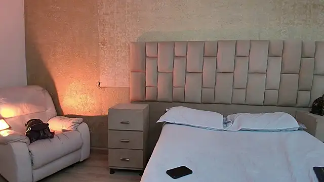 Snapshot of EmmaTorres_ chatting on March 2025 08:40:01 PM EmmaTorres online show from March 2025 08:40:01 PM