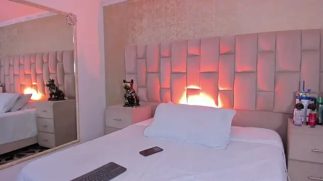 Snapshot of EmmaTorres_ chatting on October 2025 08:21:02 PM EmmaTorres online show from October 2025 08:21:02 PM