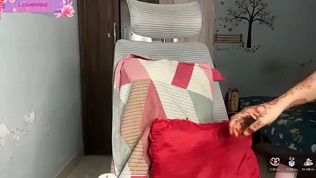 Snapshot of Dazzling__ira chatting on October 2025 10:21:02 PM Dazzling ira online show from October 2025 10:21:02 PM