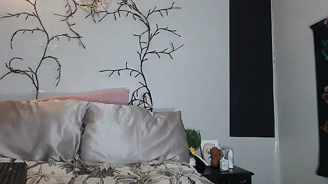 Snapshot of FRUITOFEDEN01 chatting on January 2025 11:26:01 AM FRUITOFEDEN01 online show from January 2025 11:26:01 AM