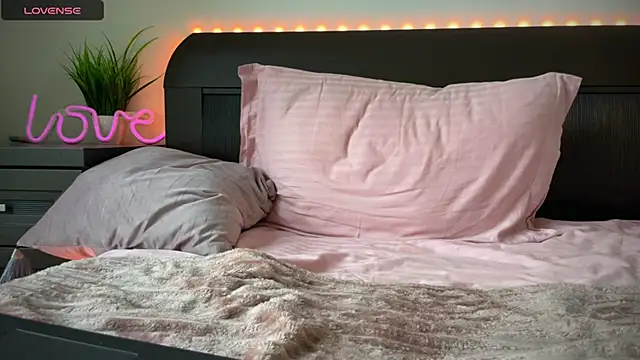 Snapshot of dymonted chatting on December 2024 11:28:02 AM dymonted online show from December 2024 11:28:02 AM