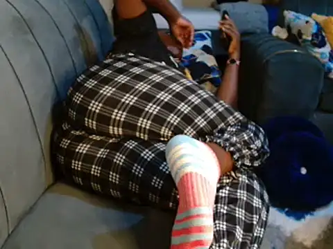 Snapshot of leslysexygirl chatting on March 2025 05:17:02 AM leslysexygirl online show from March 2025 05:17:02 AM