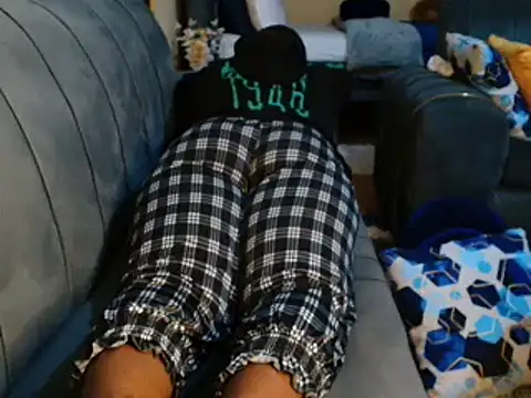 Snapshot of leslysexygirl chatting on March 2025 08:18:02 AM leslysexygirl online show from March 2025 08:18:02 AM