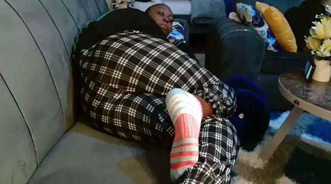 Snapshot of leslysexygirl chatting on March 2025 04:15:02 PM leslysexygirl online show from March 2025 04:15:02 PM