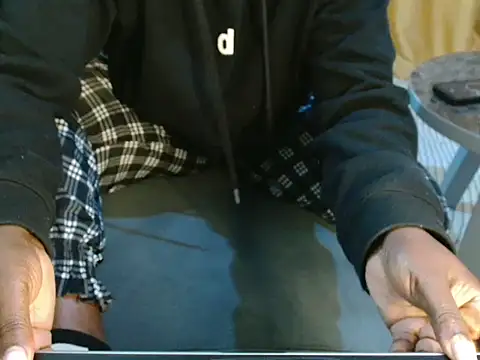 Snapshot of leslysexygirl chatting on October 2025 09:32:01 AM leslysexygirl online show from October 2025 09:32:01 AM