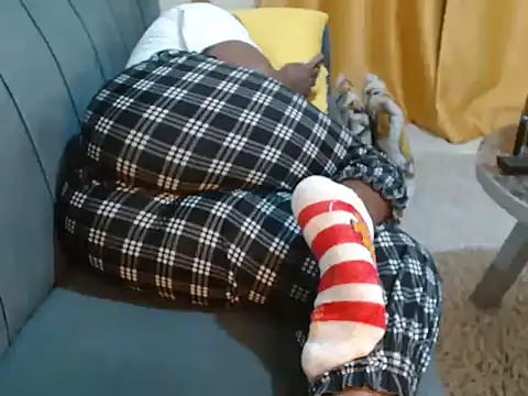 Snapshot of leslysexygirl chatting on December 2025 09:47:02 AM leslysexygirl online show from December 2025 09:47:02 AM