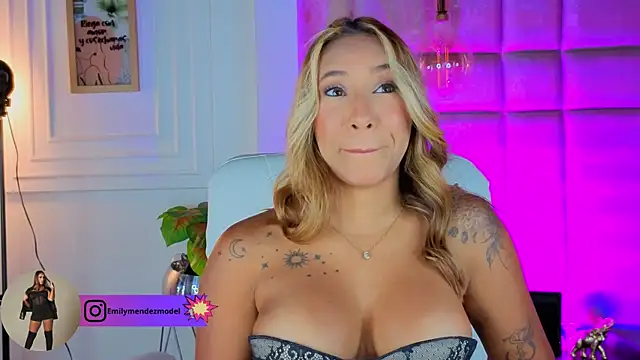 Snapshot of AlessiaLondon chatting on July 2026 10:18:01 AM AlessiaLondon online show from July 2026 10:18:01 AM
