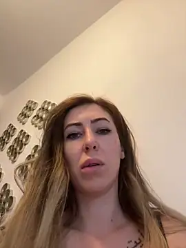 Snapshot of RaquelleDevon chatting on January 2025 06:20:02 AM RaquelleDevon online show from January 2025 06:20:02 AM