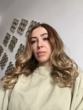 Snapshot of RaquelleDevon chatting on February 2025 11:16:02 AM RaquelleDevon online show from February 2025 11:16:02 AM