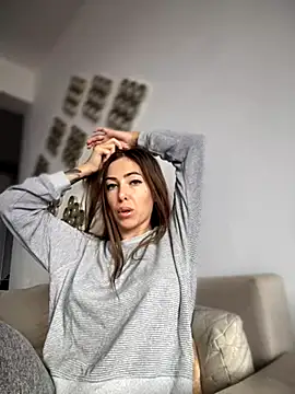 Snapshot of RaquelleDevon chatting on October 2025 10:34:02 AM RaquelleDevon online show from October 2025 10:34:02 AM