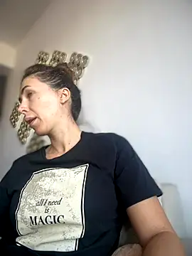 Snapshot of RaquelleDevon chatting on October 2025 11:14:02 AM RaquelleDevon online show from October 2025 11:14:02 AM