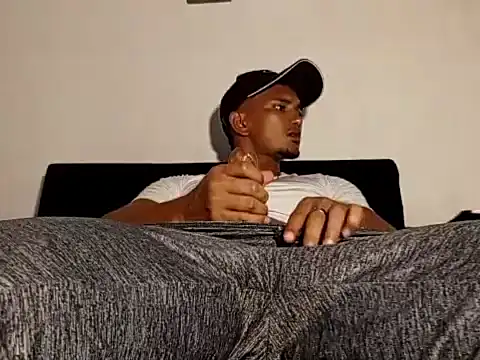 Snapshot of Latinsex2501 chatting on February 2026 07:32:02 PM Latinsex2501 online show from February 2026 07:32:02 PM