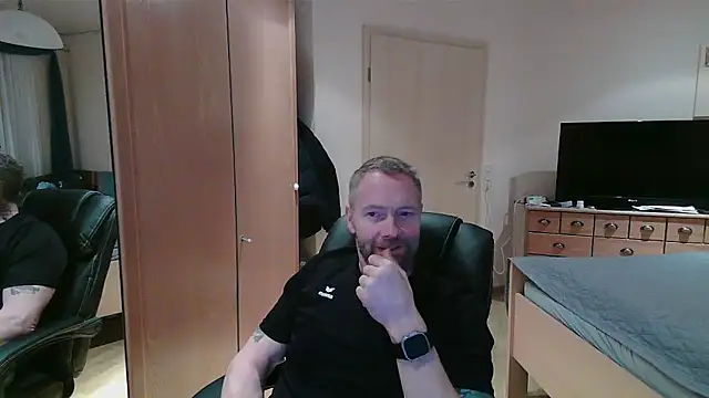 Snapshot of Rockburg chatting on March 2026 03:05:02 PM Rockburg online show from March 2026 03:05:02 PM