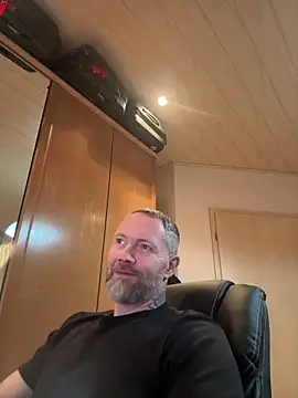 Snapshot of Rockburg chatting on April 2026 01:30:01 PM Rockburg online show from April 2026 01:30:01 PM