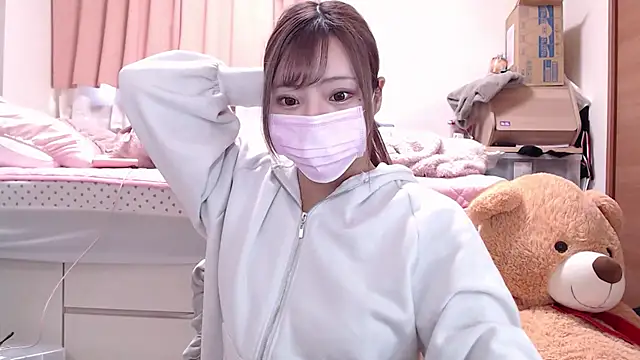 Snapshot of _chanMOMO_ chatting on December 2024 06:21:01 AM chanMOMO online show from December 2024 06:21:01 AM