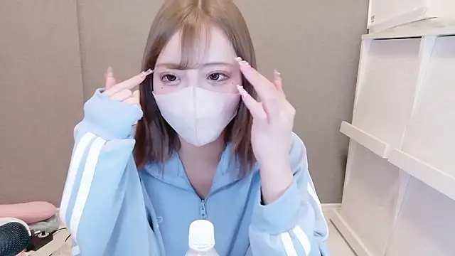 Snapshot of _chanMOMO_ chatting on April 2026 11:55:02 AM chanMOMO online show from April 2026 11:55:02 AM