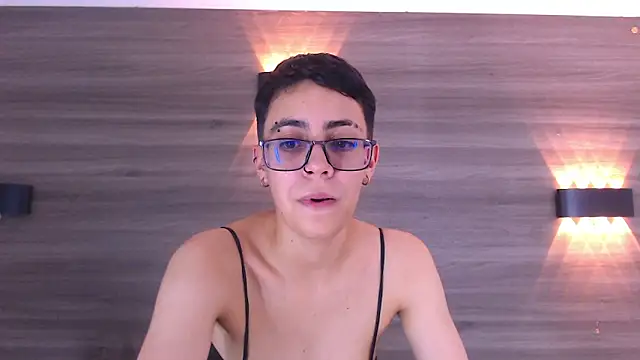 Cutie Shy  online show from February 2025 01:44:02 AM