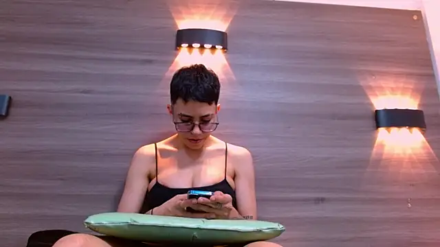 Cutie Shy  online show from February 2025 07:19:02 PM