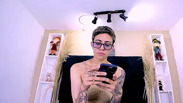 Cutie Shy  online show from February 2026 05:51:02 PM