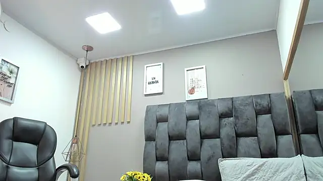 camila  herrera online show from December 2024 12:38:01 PM