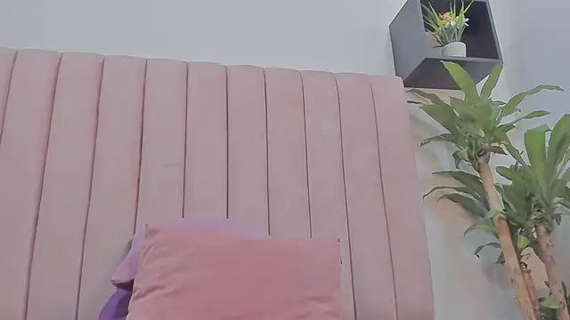 camila  herrera online show from February 2025 09:21:01 AM