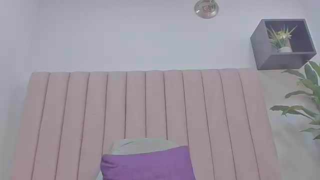 camila  herrera online show from March 2025 12:34:01 PM