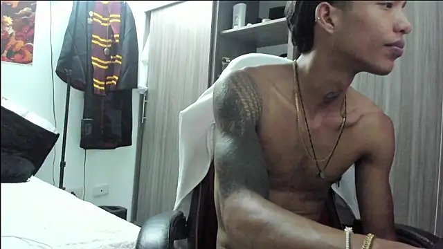 Snapshot of TommyGun_22 chatting on April 2026 02:01:01 AM TommyGun 22 online show from April 2026 02:01:01 AM