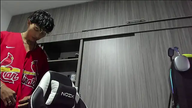 Snapshot of TommyGun_22 chatting on April 2026 12:12:01 AM TommyGun 22 online show from April 2026 12:12:01 AM