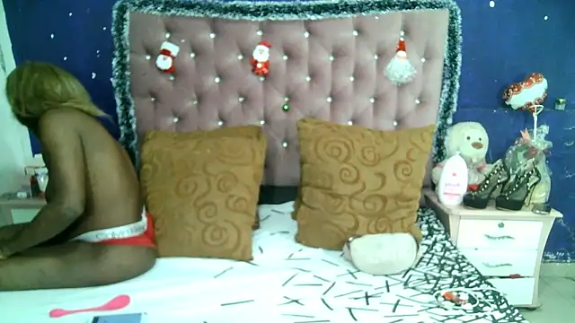 Snapshot of ValeriaTsx chatting on December 2025 12:20:01 PM ValeriaTsx online show from December 2025 12:20:01 PM