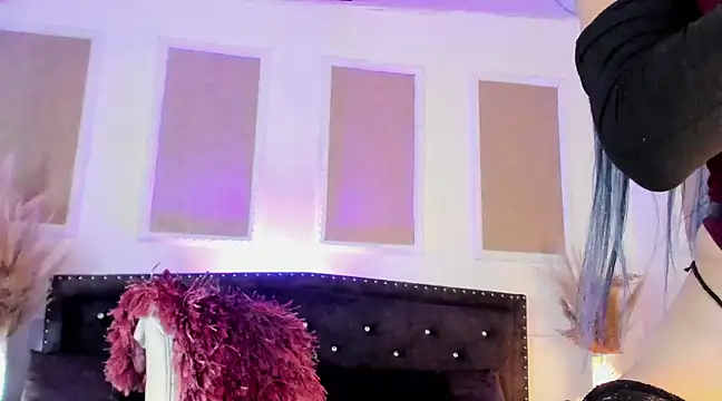 Snapshot of queen_satin chatting on February 2025 08:17:02 AM queen satin online show from February 2025 08:17:02 AM