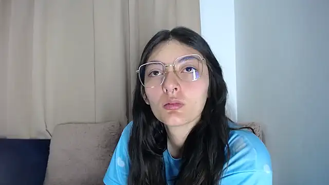 Snapshot of lessliee22_ chatting on April 2026 07:24:02 AM lessliee22 online show from April 2026 07:24:02 AM