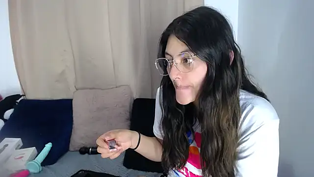 Snapshot of lessliee22_ chatting on April 2026 09:04:01 AM lessliee22 online show from April 2026 09:04:01 AM