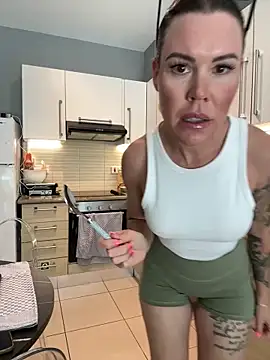 Lara Bergmann online show from April 2026 08:53:02 AM