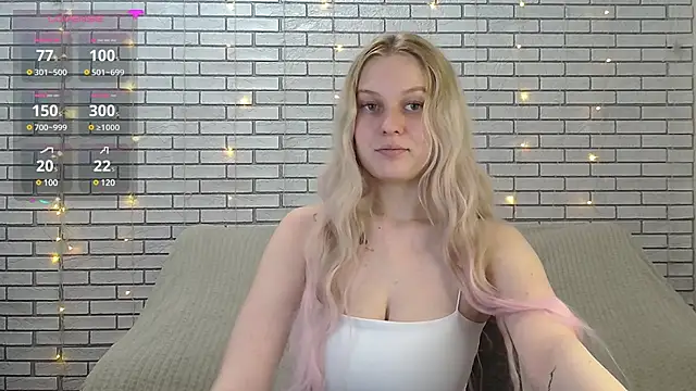 Snapshot of EmiliaDuchess chatting on December 2024 01:39:01 PM EmiliaDuchess online show from December 2024 01:39:01 PM