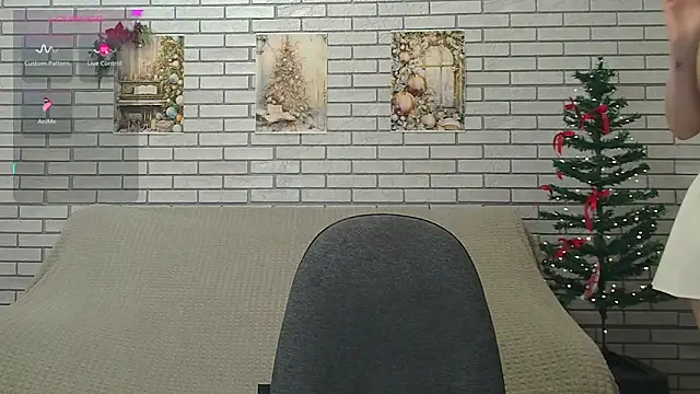 Snapshot of EmiliaDuchess chatting on January 2025 08:00:01 AM EmiliaDuchess online show from January 2025 08:00:01 AM