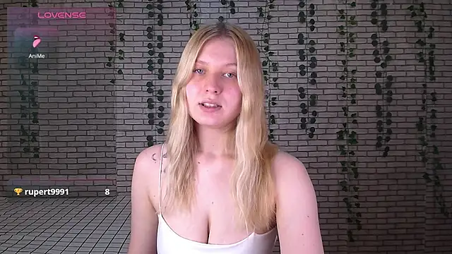 Snapshot of EmiliaDuchess chatting on October 2025 09:53:01 AM EmiliaDuchess online show from October 2025 09:53:01 AM