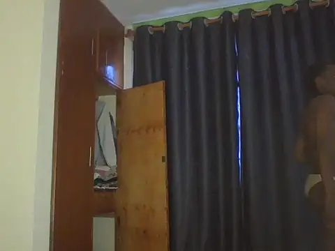 Apple bitch online show from November 2025 04:33:02 AM