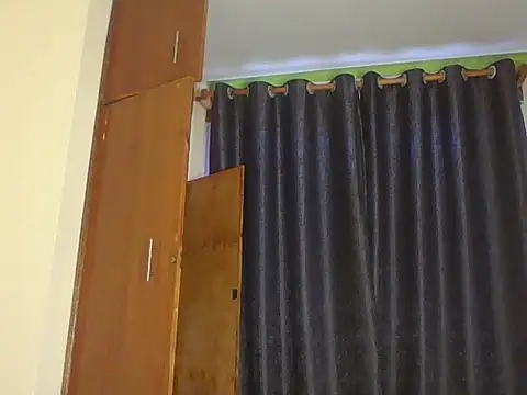 Apple bitch online show from December 2025 04:41:01 AM