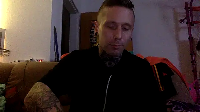 Snapshot of Schabernack1990 chatting on December 2024 03:03:01 AM Schabernack1990 online show from December 2024 03:03:01 AM