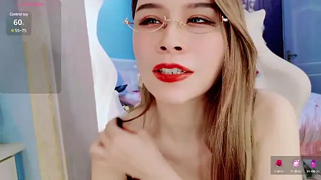 Snapshot of HU131452 chatting on January 2025 08:26:01 PM HU131452 online show from January 2025 08:26:01 PM