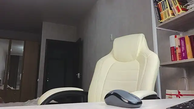 Snapshot of Marietta_Castro chatting on February 2026 02:11:02 PM Marietta Castro online show from February 2026 02:11:02 PM