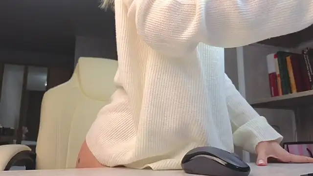 Snapshot of Marietta_Castro chatting on April 2026 05:17:01 PM Marietta Castro online show from April 2026 05:17:01 PM