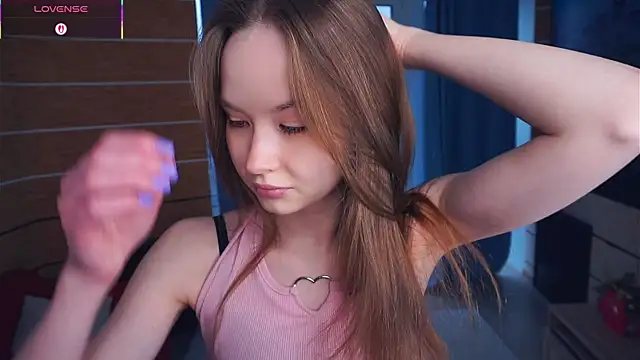 Snapshot of OnaZiroge chatting on November 2025 06:12:02 AM OnaZiroge online show from November 2025 06:12:02 AM